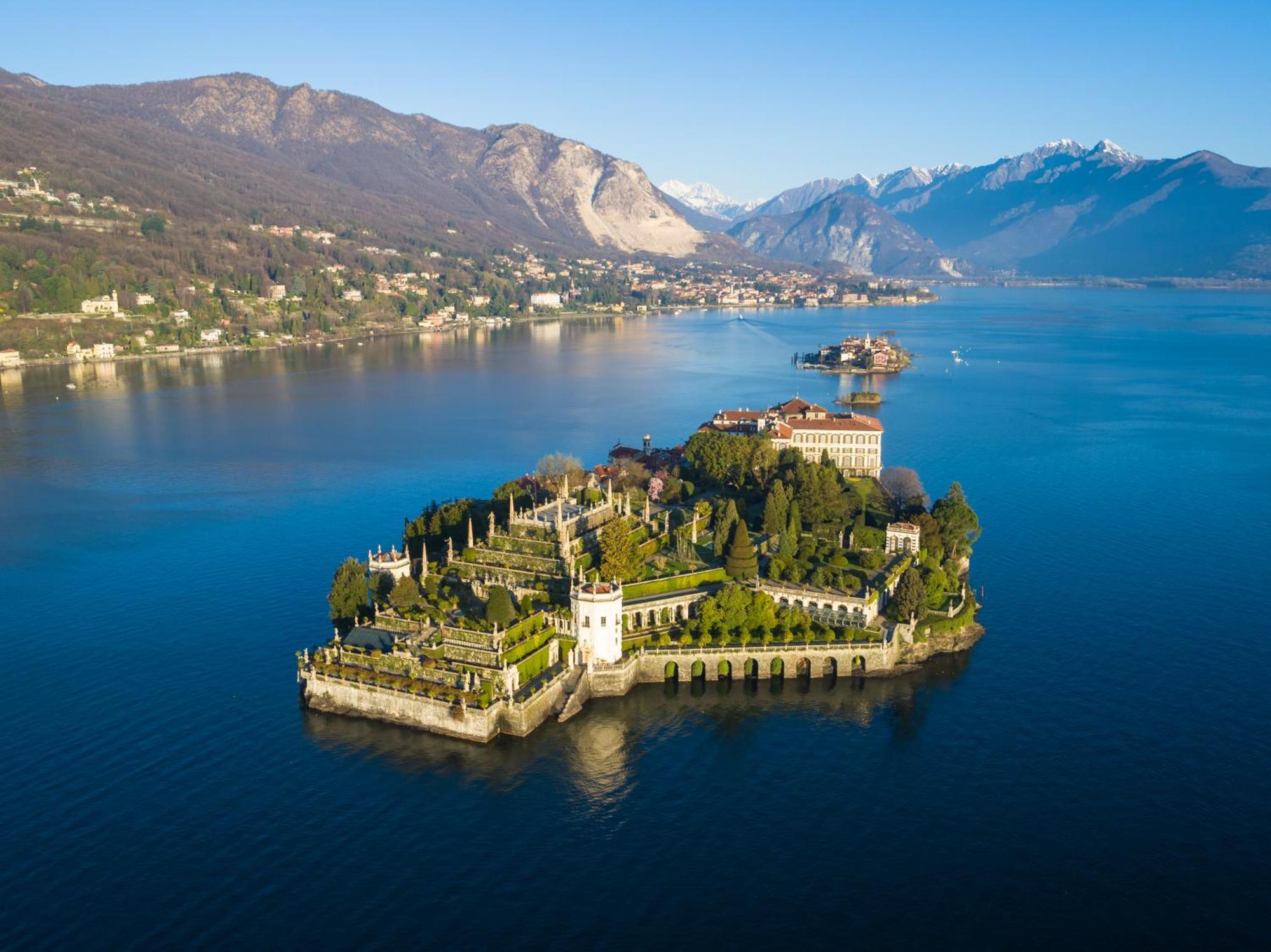 Isa Center - Leonardo Accademy - Mxp - Lakes Sesto Calende Buitenkant foto